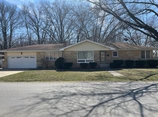 909 Lynn Dr, Effingham, IL 62401