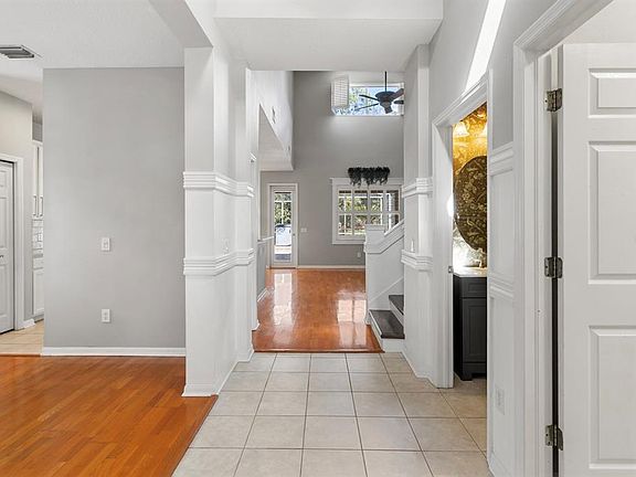 3rd image of 3231 Stonebridge Trl