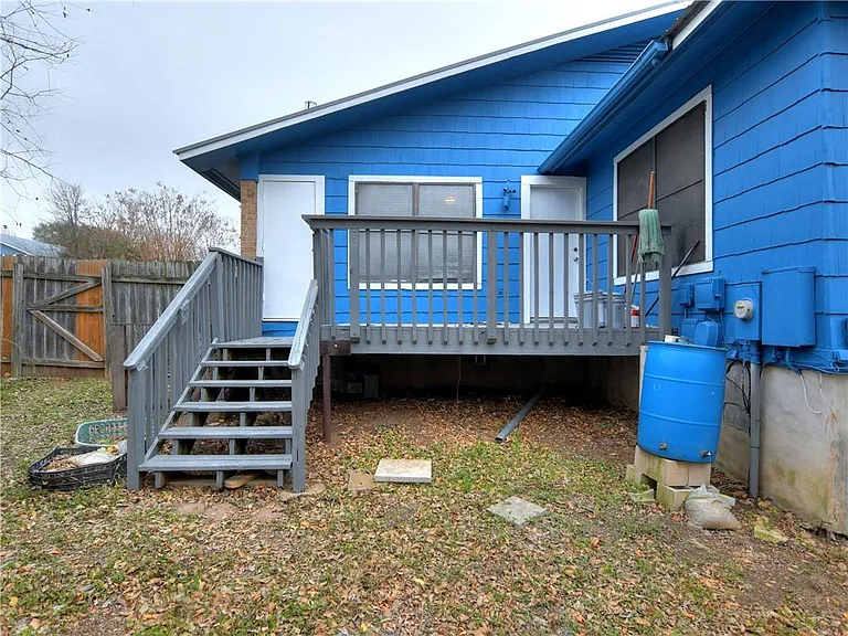 904 Walter St — Photo 18