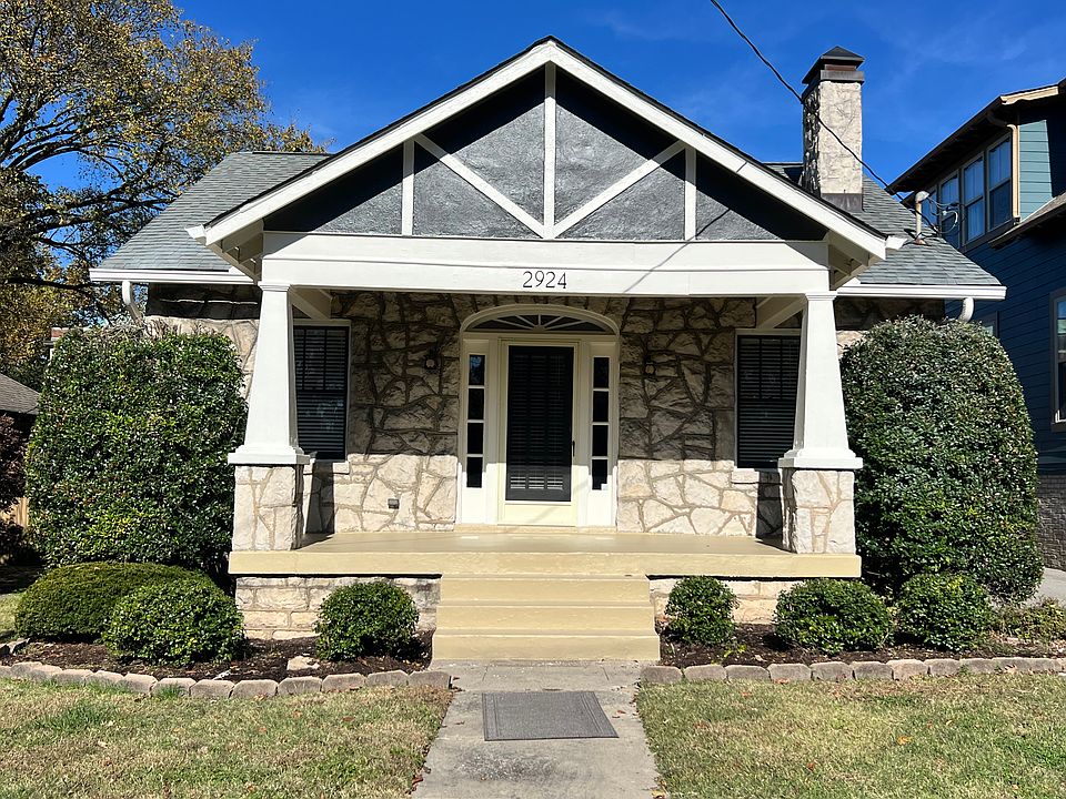 1st image of 2924 Westmoreland Dr