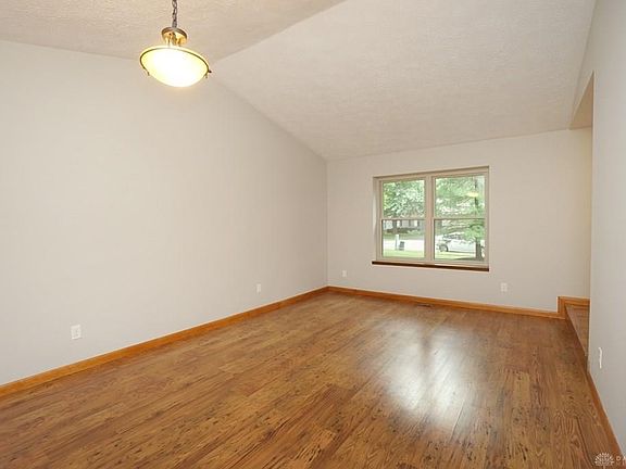 3rd image of 2422 Bentree Ct