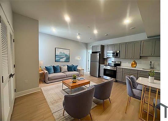 1st image of 3860 Brown St #6