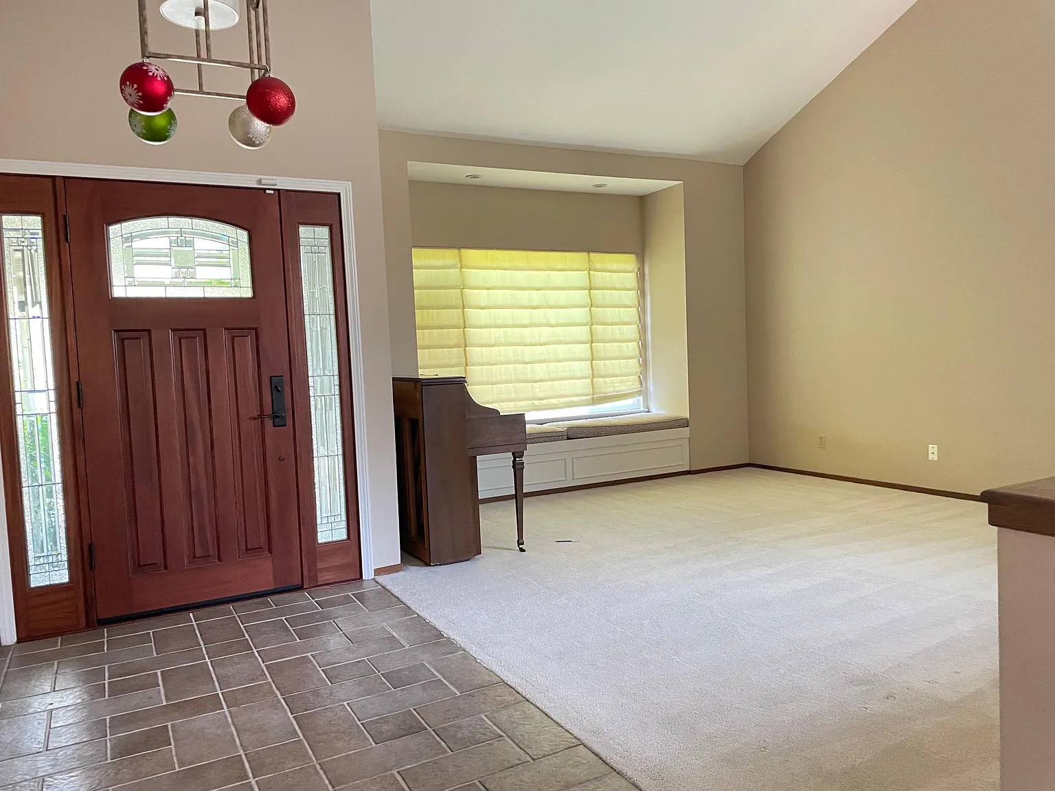 4 bed, 2279 sqft, $6,100 — Photo 4