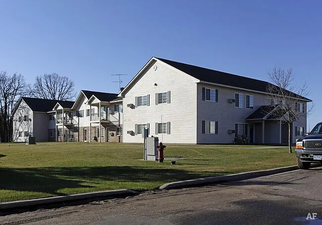 Nature's Edge Apartments — Photo 10