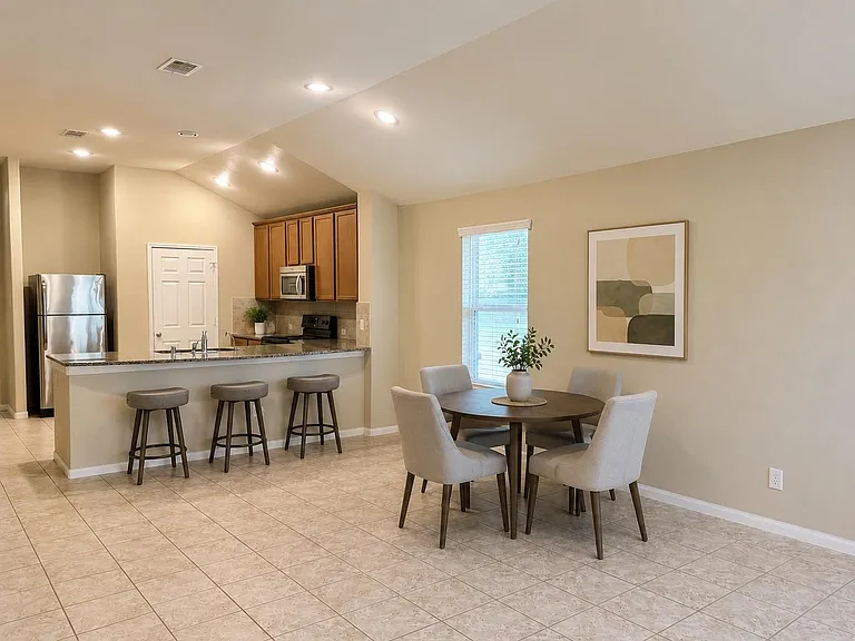 2303 Corry Crest Cir — Photo 10