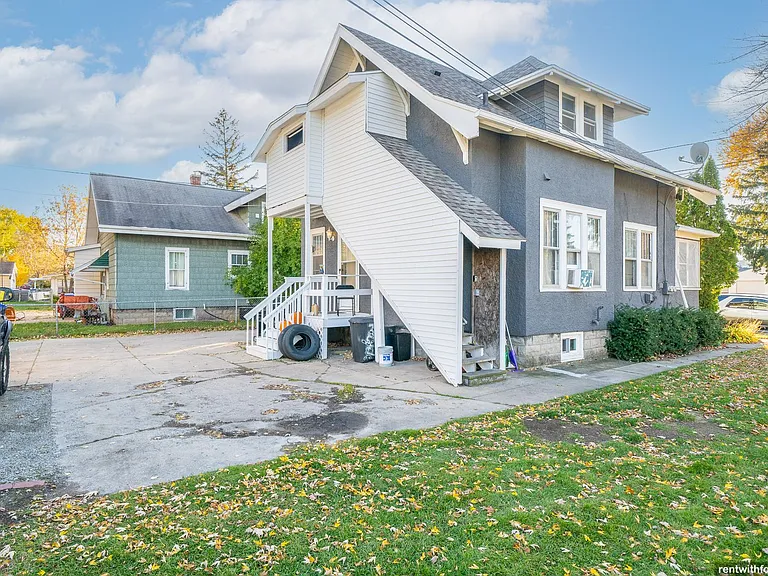 726 S. Commercial St — Photo 14