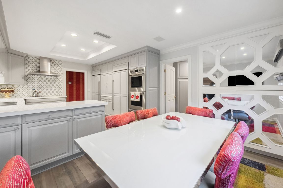 next background image