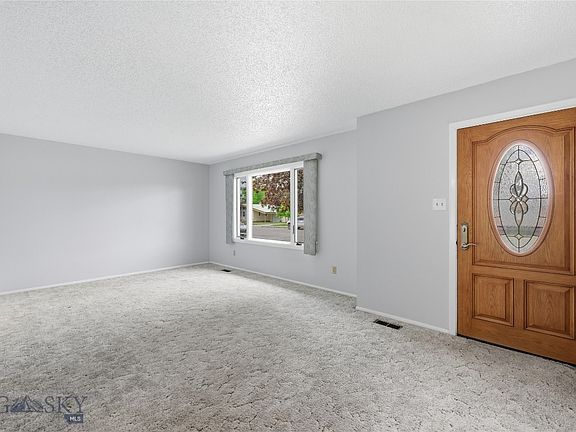 4th image of 17 N Walnut St