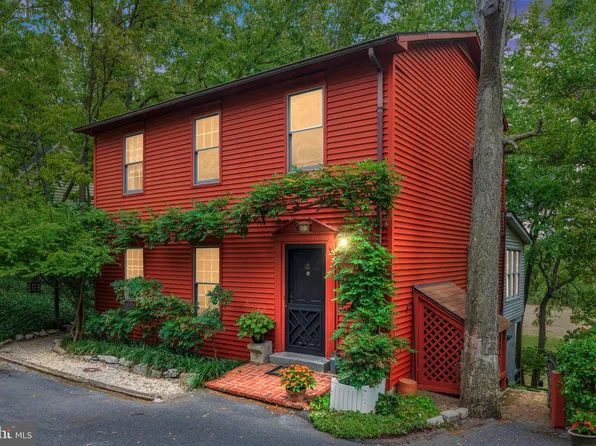 315 High St, Strasburg, VA 22657