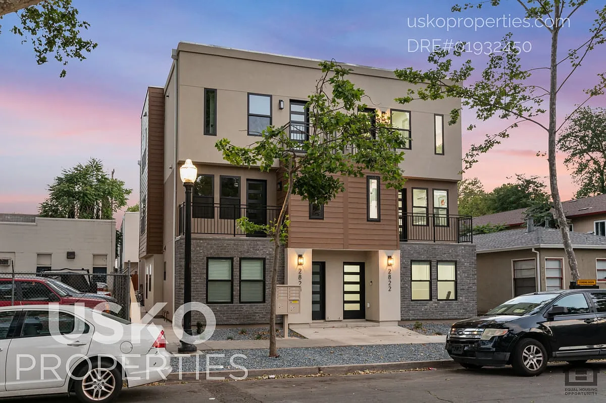 2824 D Street — Photo 1