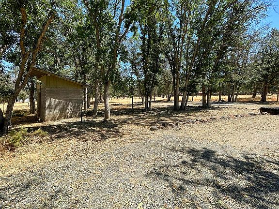 5531 Easy St, Yreka, CA 96097 | Zillow