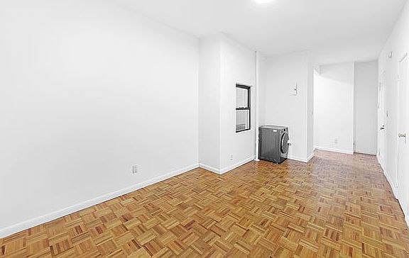 2nd image of 235 E 89th St APT 4RN