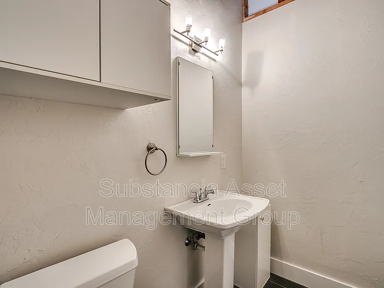 222 E Main St #B — Photo 17