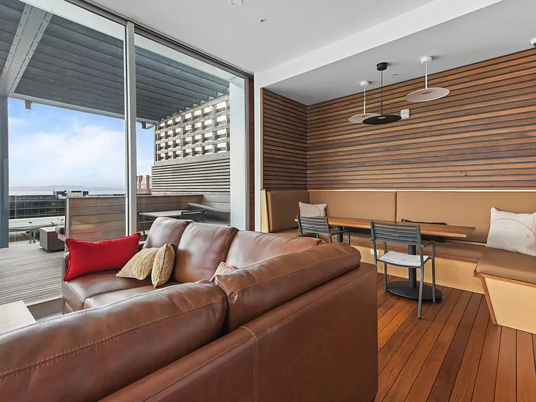 77 Residences — Photo 6