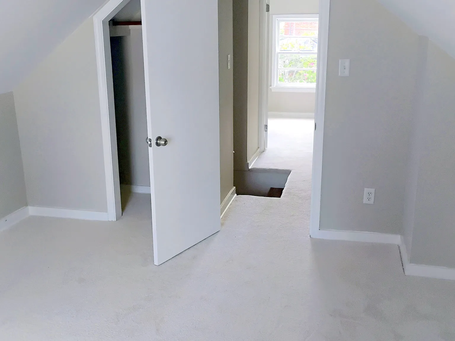 3 bed, 1200 sqft, $2,100 — Photo 4