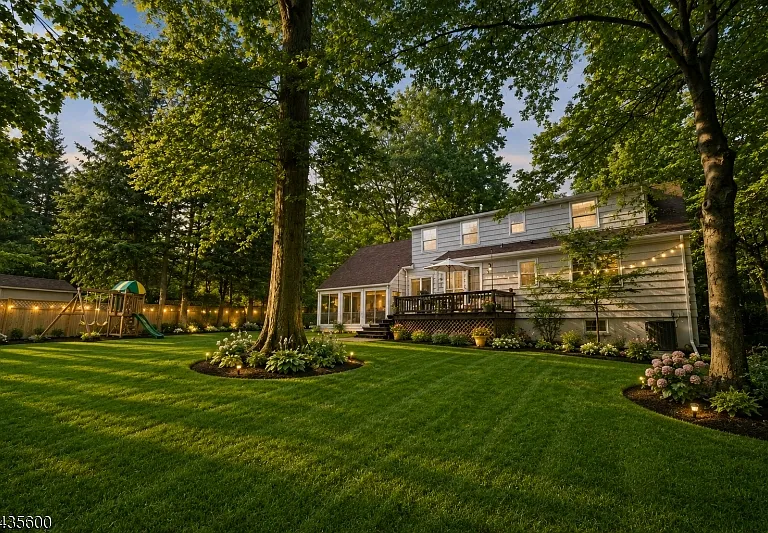 400 Hobart Ave — Photo 21