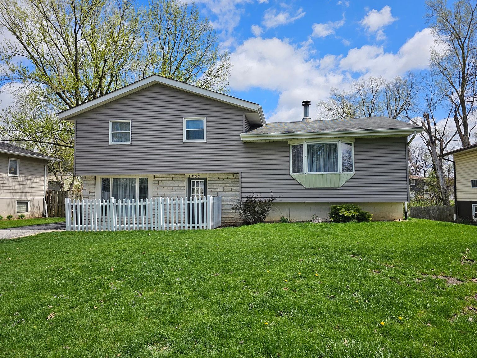 2703 Greenway Dr, Bettendorf, IA 52722 Zillow