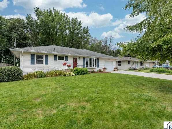 2613 E Main St, Mankato, MN 56001