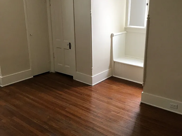 914 S Los Robles Ave — Photo 6