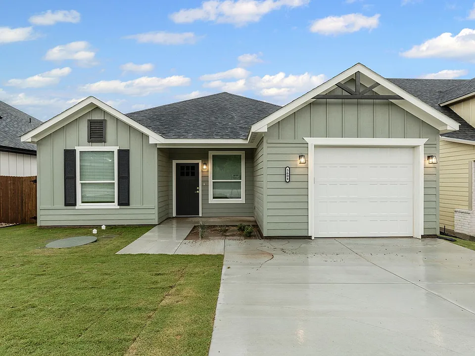 5623 Barkridge Dr