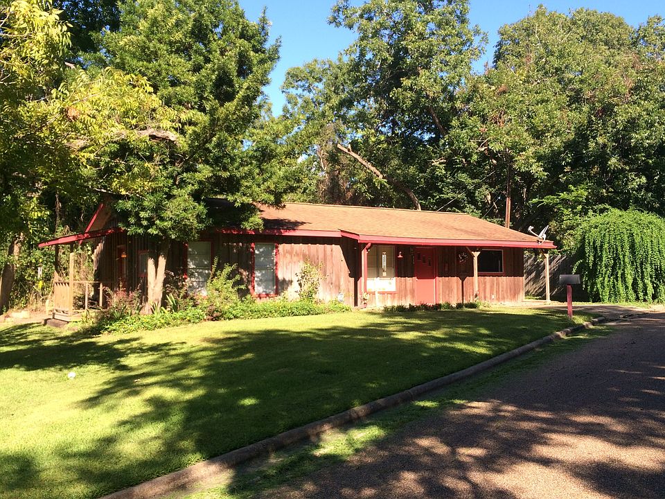1st image of 523 N Oakhurst Dr