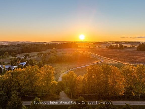 3rd image of 958465 7th Line E