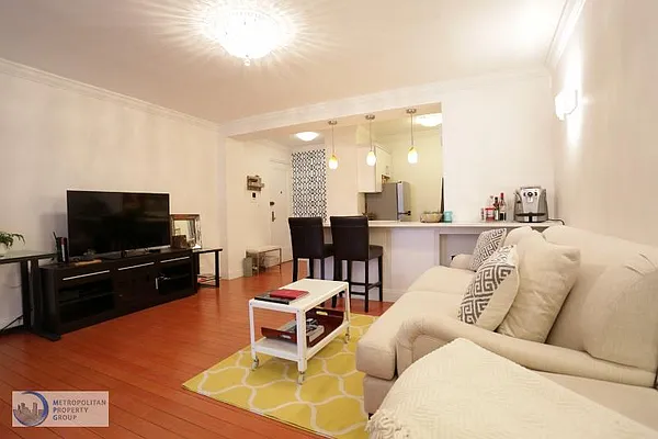 Sold by Metropolitan Property Group | media 11