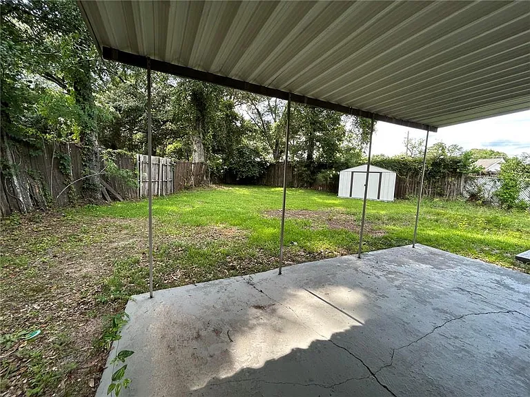 506 Seville Dr — Photo 33