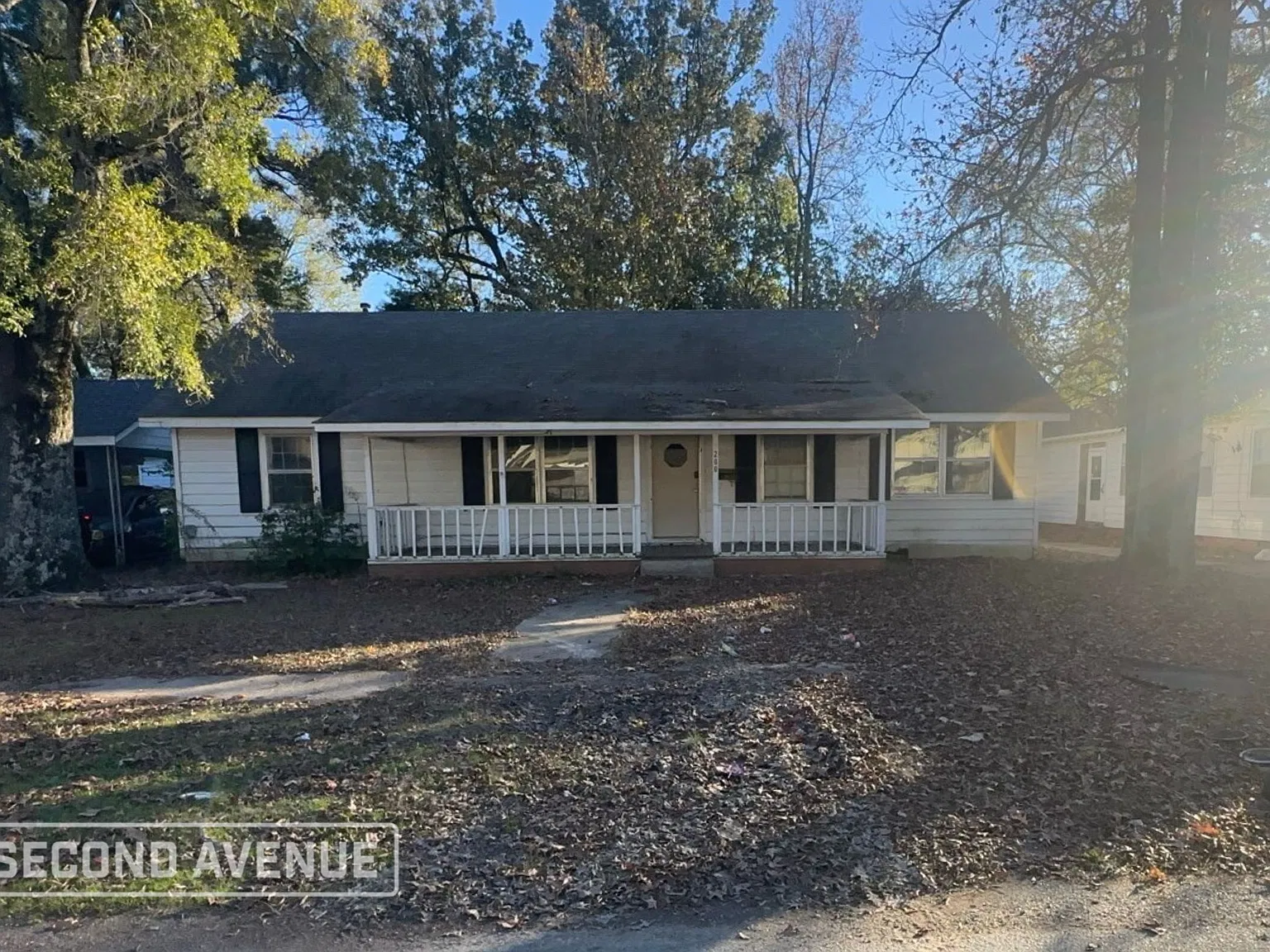 3 bed, 2.0 bath, 1975 sqft, $850 — Photo 1