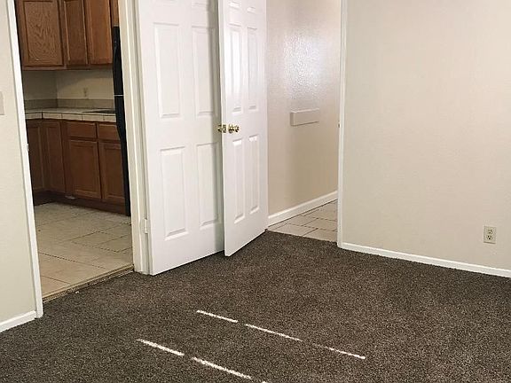4th image of 415 5th St #6