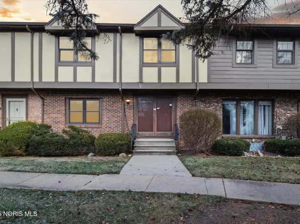 33 Knollwood Dr, Perrysburg, OH 43551