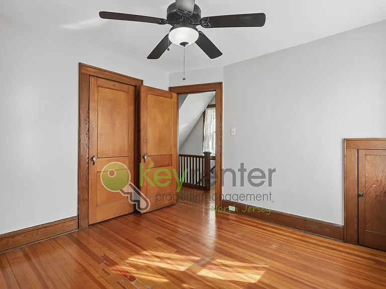 364 Chestnut St — Photo 17
