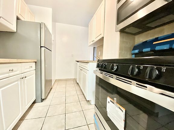 5th image of 348 W 118th St #202