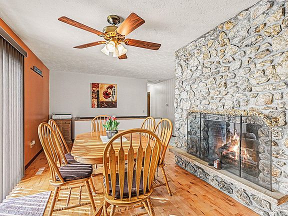 4th image of 10070 Thornapple Lake Rd