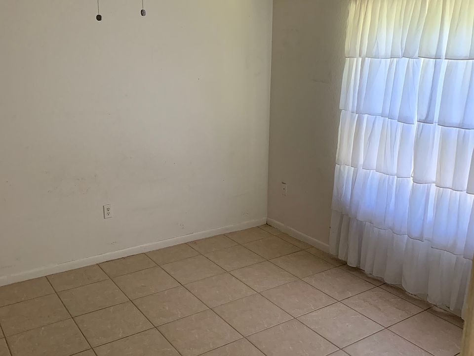 1st image of 1122 Mecca Dr #1