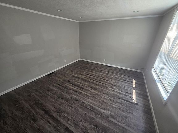 2nd image of 423 N West St