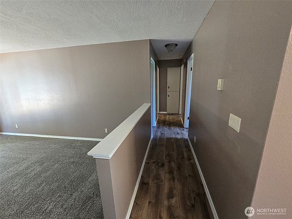 5th image of 4002 Oak Street