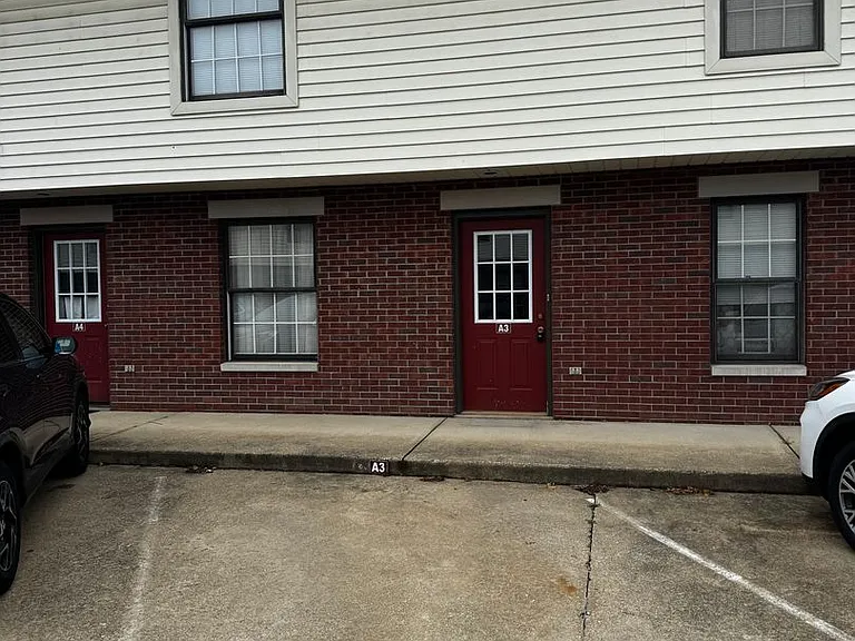 127 E Adams St #A3 — Photo 1