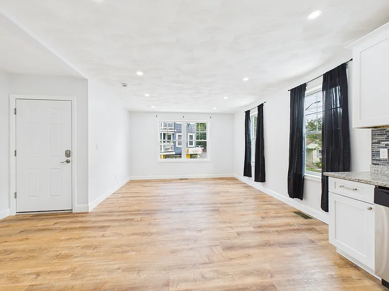 138 Camden Ave #1A — Photo 5
