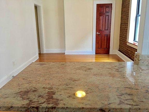 5th image of 2154 Crescent St APT C3