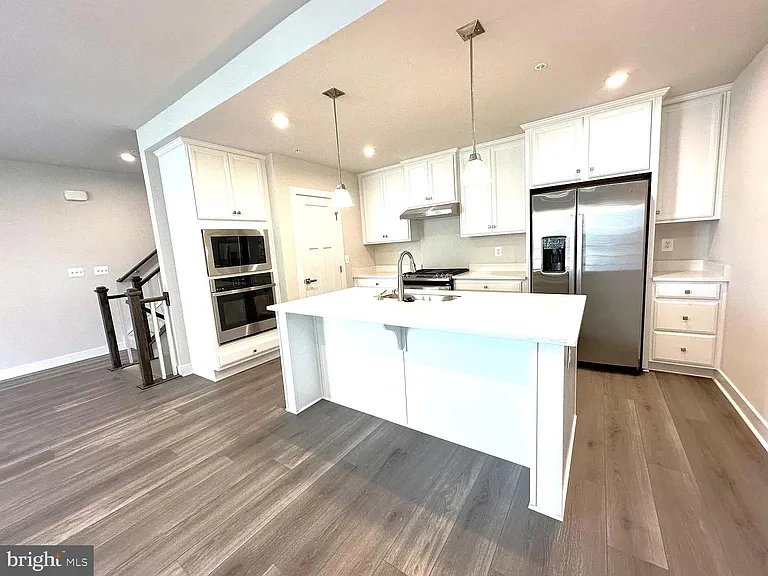 24161 Pissarro Dr — Photo 2