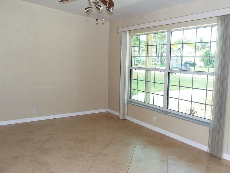 332 Berkeley St — Photo 6