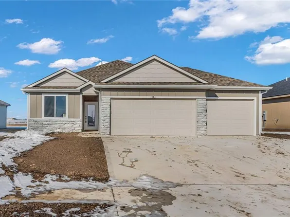 334 W 25th St, Eudora, KS 66025