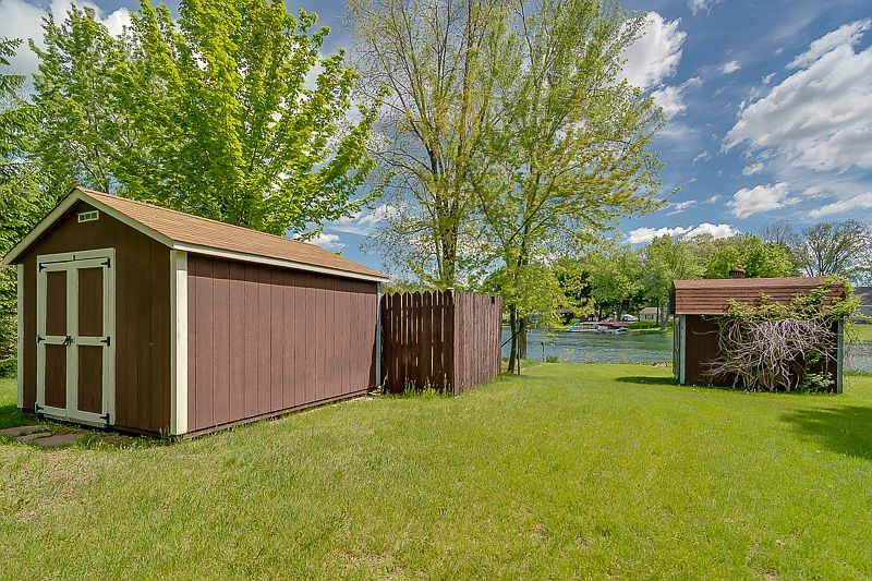2nd image of 62643 Tulip Tree Ln