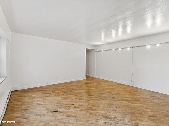 4th image of 4980 N Marine Dr APT 633