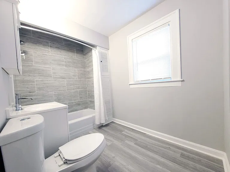 13719 Thornhurst Ave — Photo 14