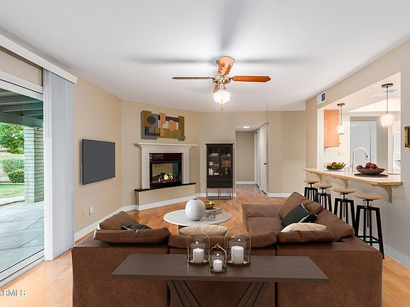 3rd image of 5037 W VOGEL Avenue