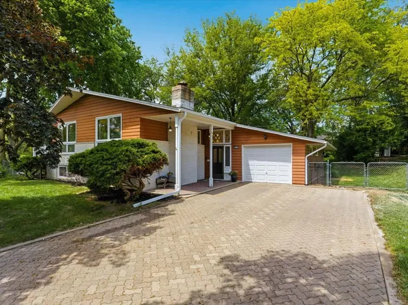 314 10th St, Glenwood, IA 51534