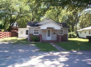 632 N Buchanan St, Benton, IL 62812