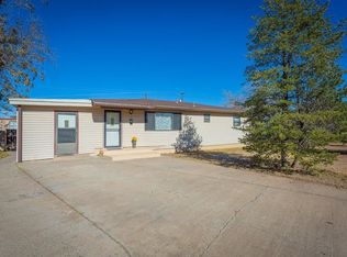 11 Sunshine St, Roswell, NM 88203